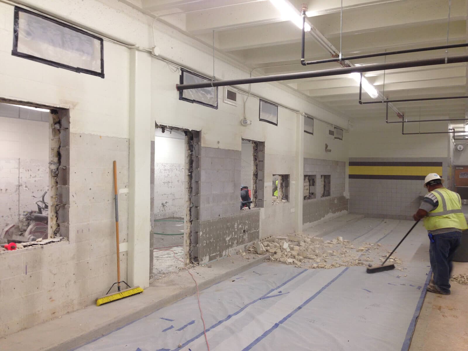 McAllen High School Athletic Locker Room, McAllen ISD (photo 2 of 3)