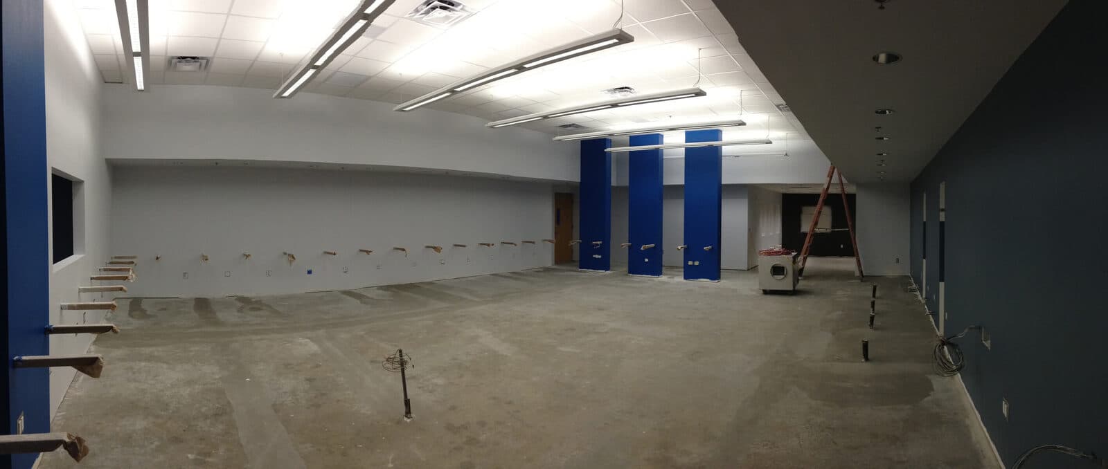 Veterans High School Cosmetology Lab, Mission CISD (photo 12 of 14)